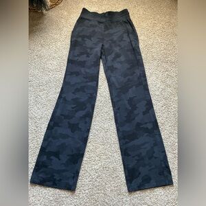 Lululemon Black Camo Ready to Rulu Straight Leg Pants, Size 4